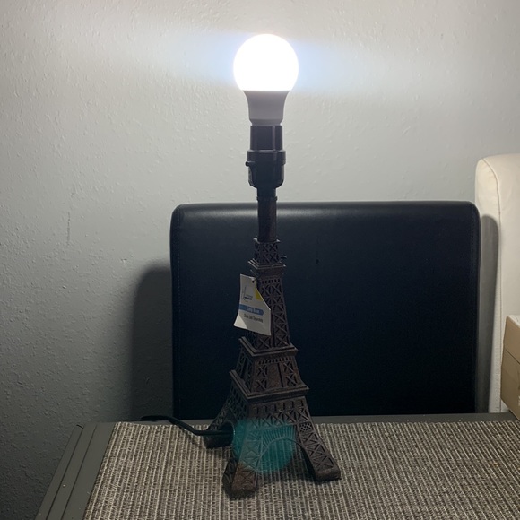 Eiffel Tower - Picture 4 of 4